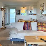 アパート Awesome In With House A Panoramic View